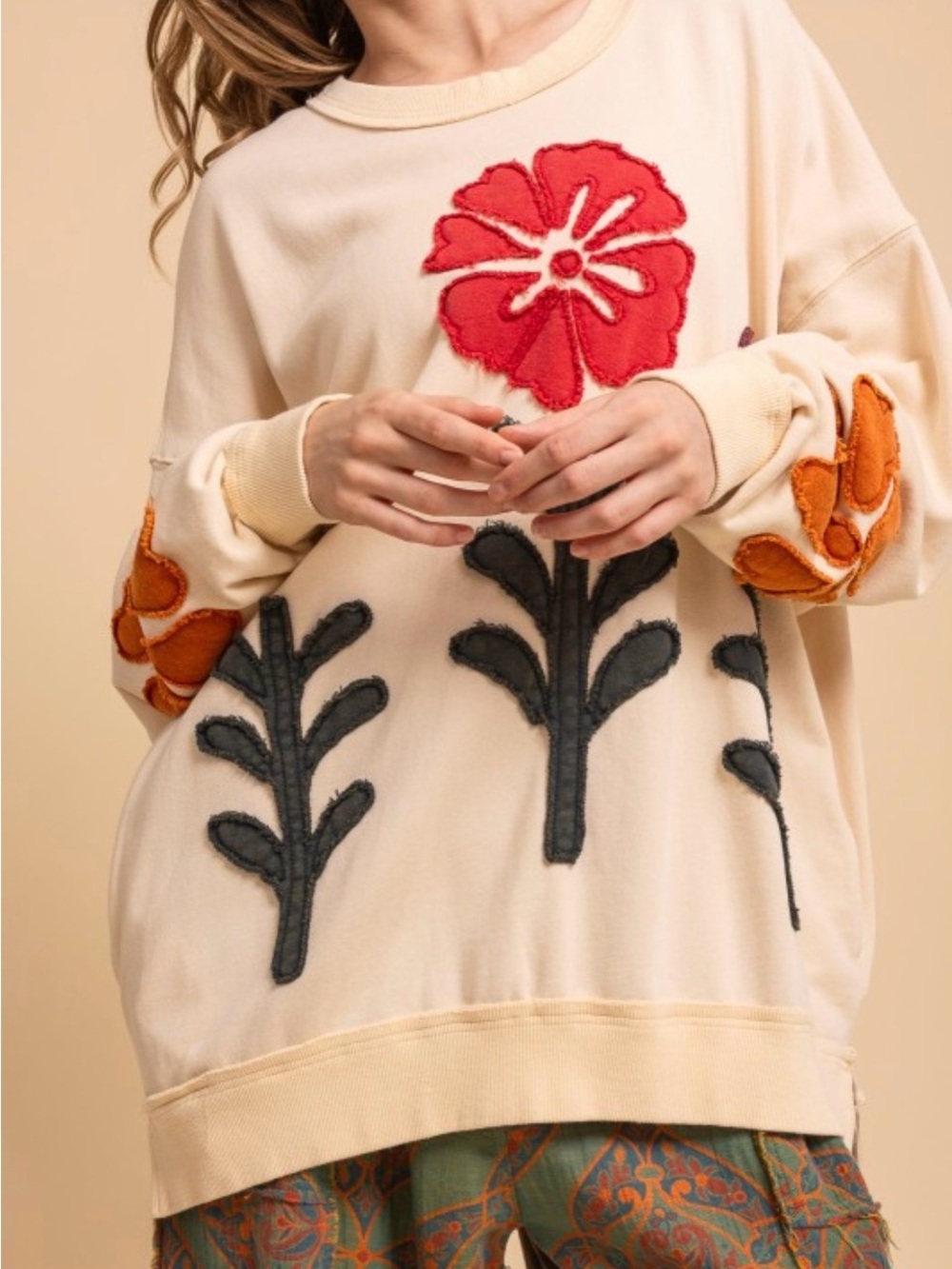 Oversized Embroidered Sweatshirt - Picture 2 of 8